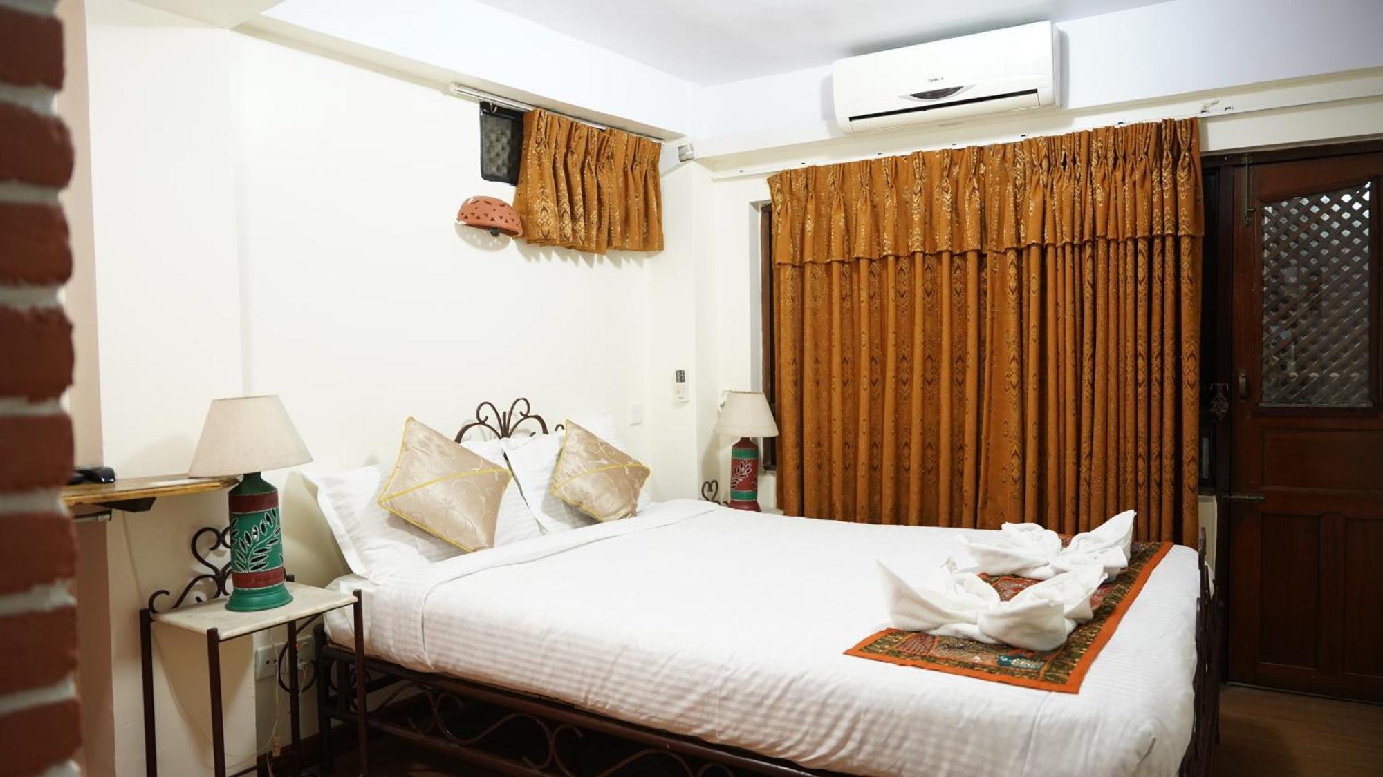 Cosy Hotel Bhaktapur Bagian luar foto