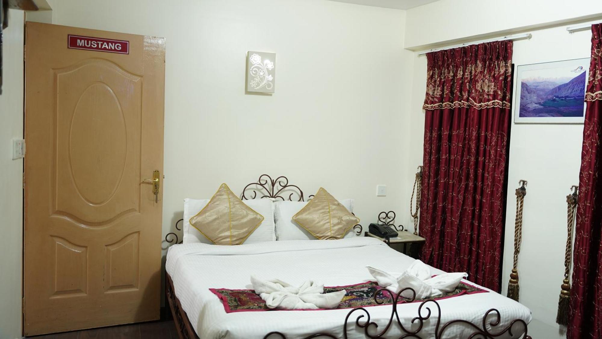 Cosy Hotel Bhaktapur Bagian luar foto